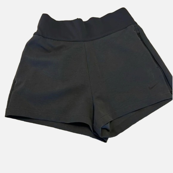 Nike high waist shorts - Picture 2 of 6